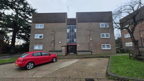 High Road, Woodford Green - EAID:KingsGroupApi2020, BID:30208-15