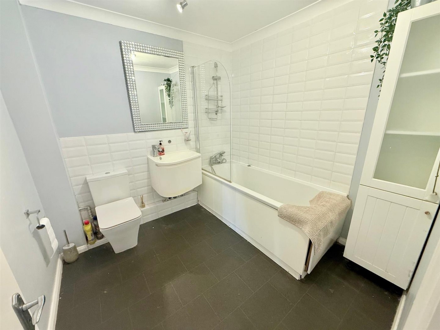 Images for Old Oaks, Waltham Abbey