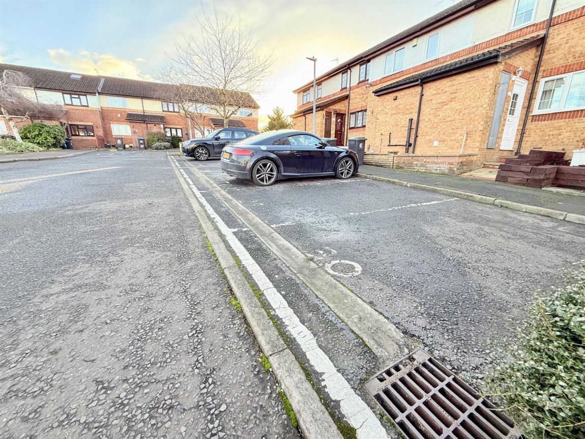 Images for Old Oaks, Waltham Abbey