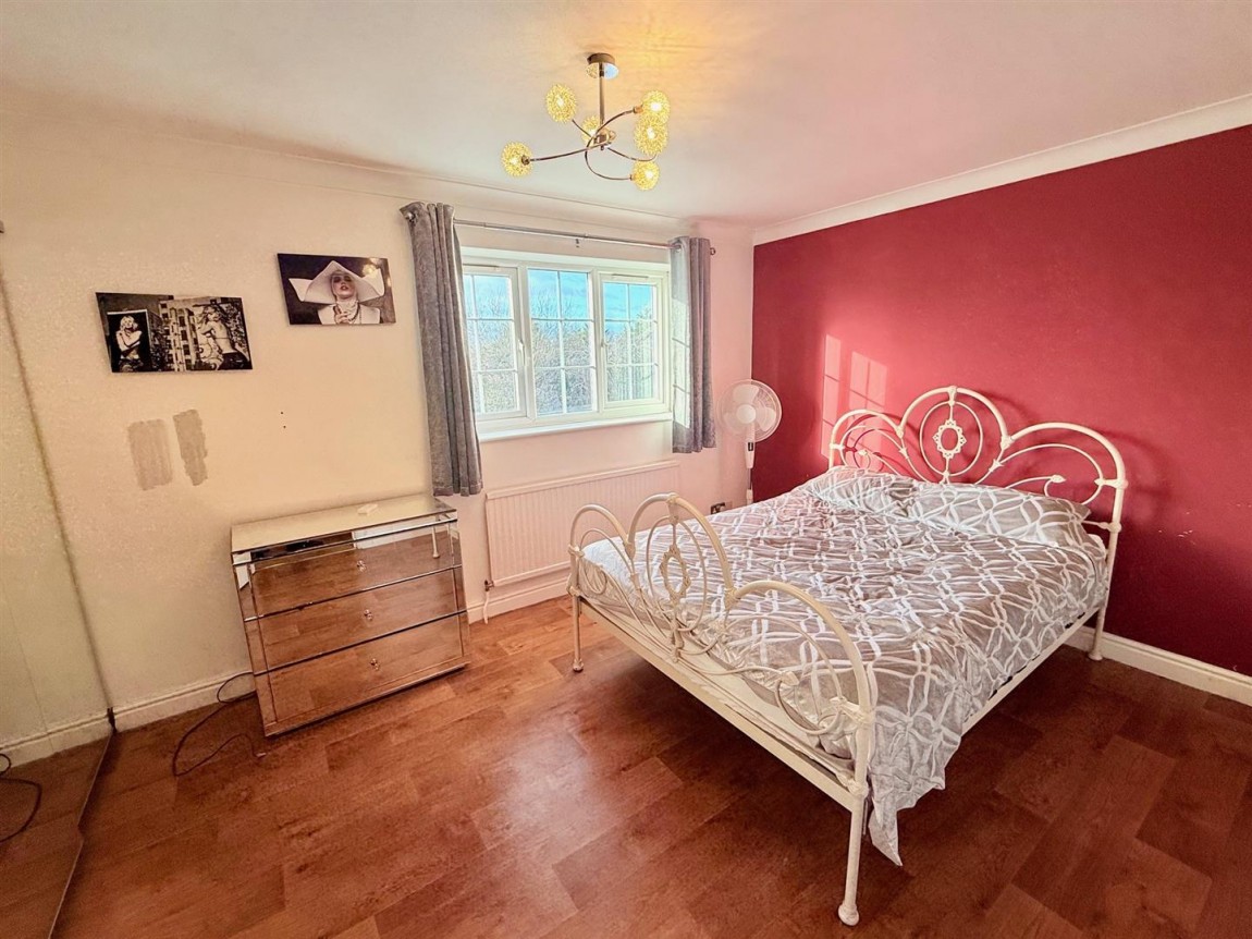 Images for Old Oaks, Waltham Abbey