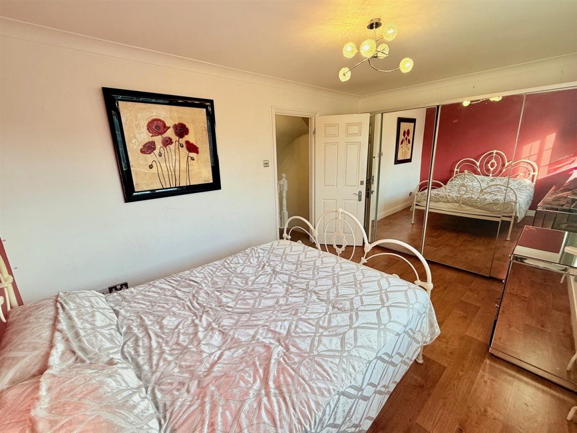 Images for Old Oaks, Waltham Abbey