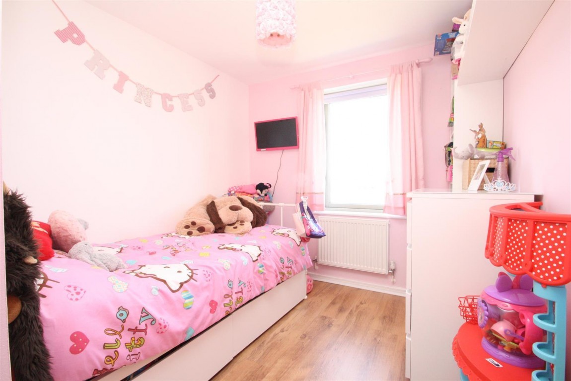 Images for Milestone Road, Newhall