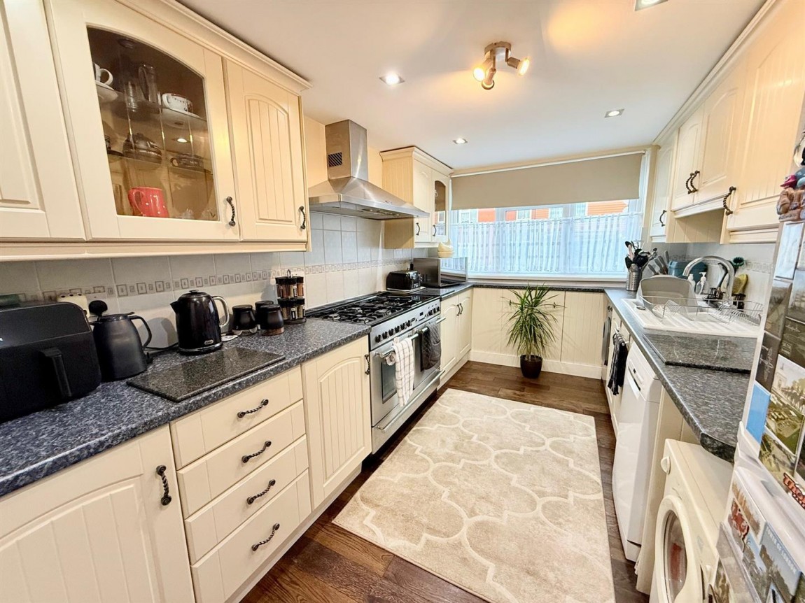 Images for Parvills, Waltham Abbey