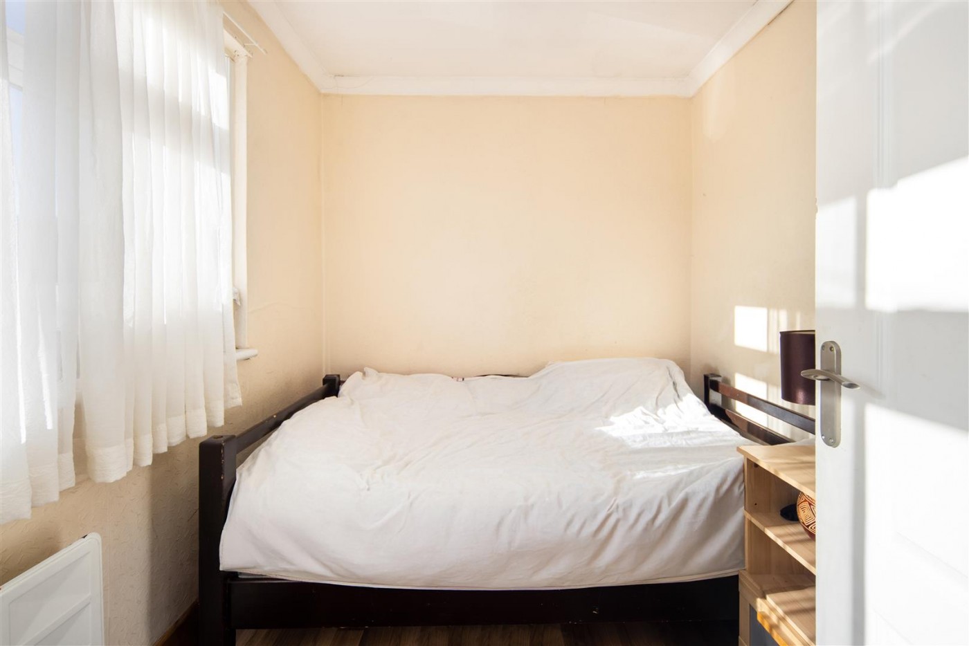 Images for Valley Side, London