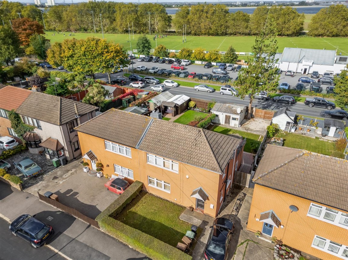 Images for Valley Side, London