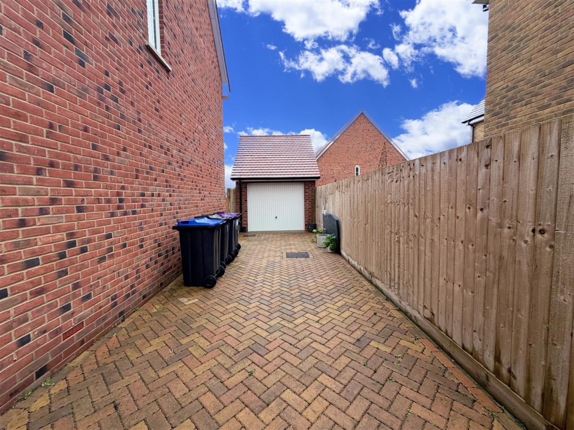 Images for Woodward Gardens, Sawbridgeworth