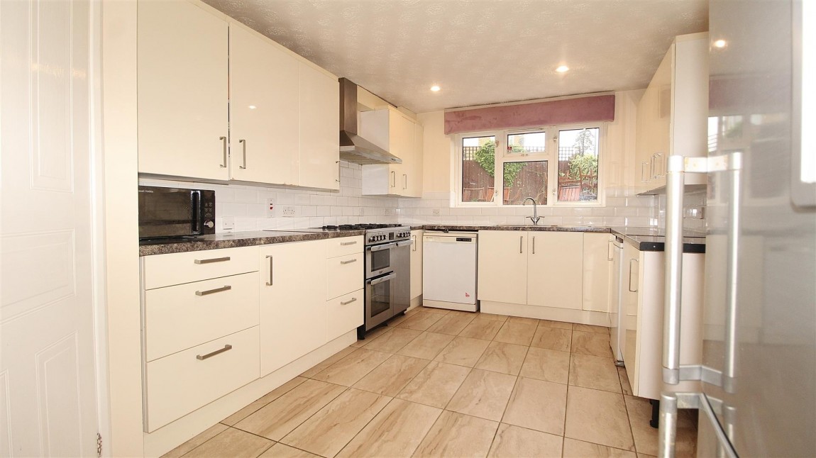 Images for Caldecot Avenue, Cheshunt, Waltham Cross