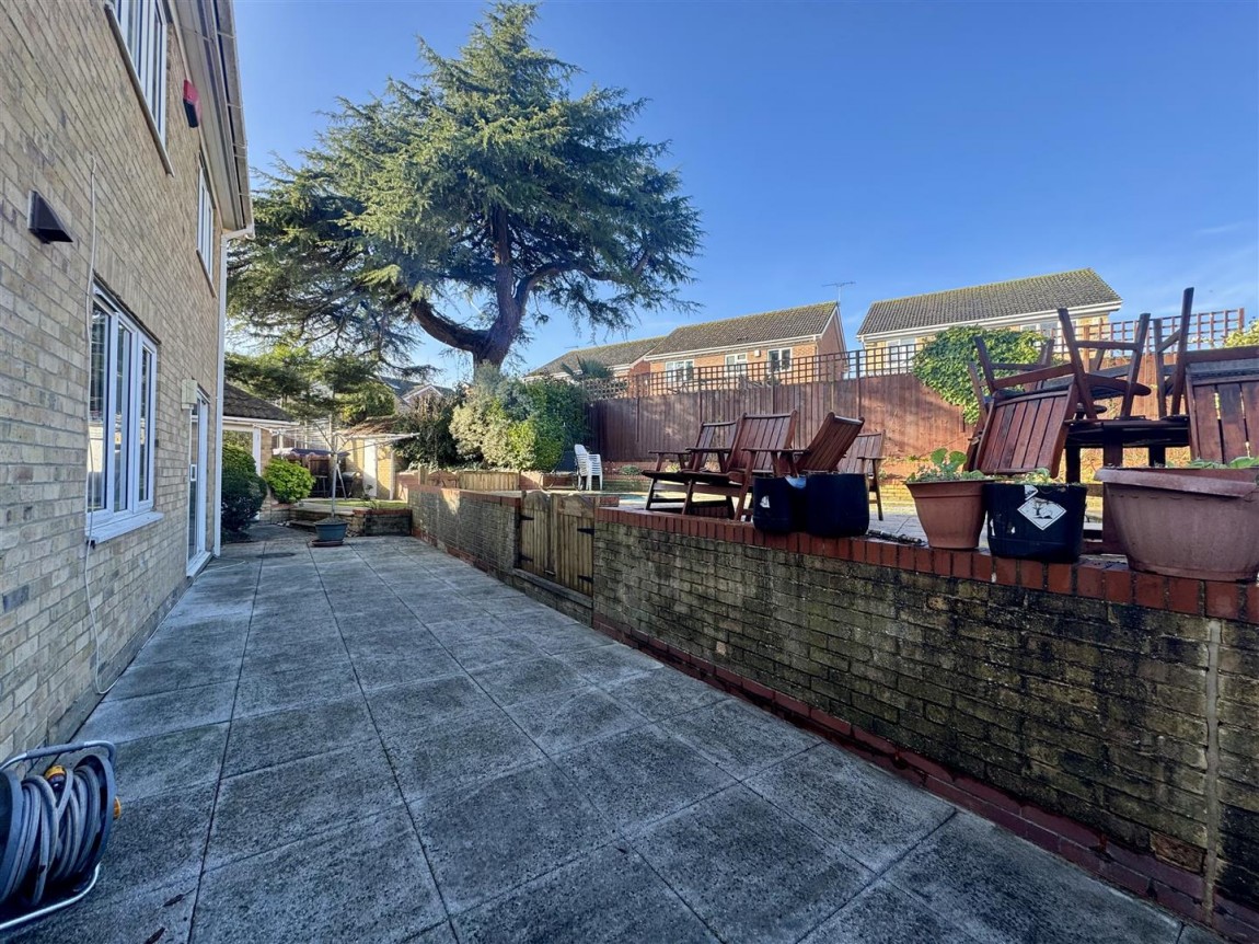 Images for Caldecot Avenue, Cheshunt, Waltham Cross