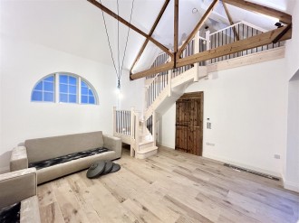 The Stable Barn, SG13