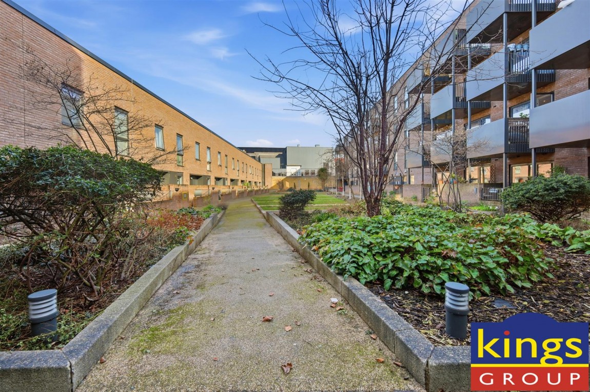 Images for Chaplin House