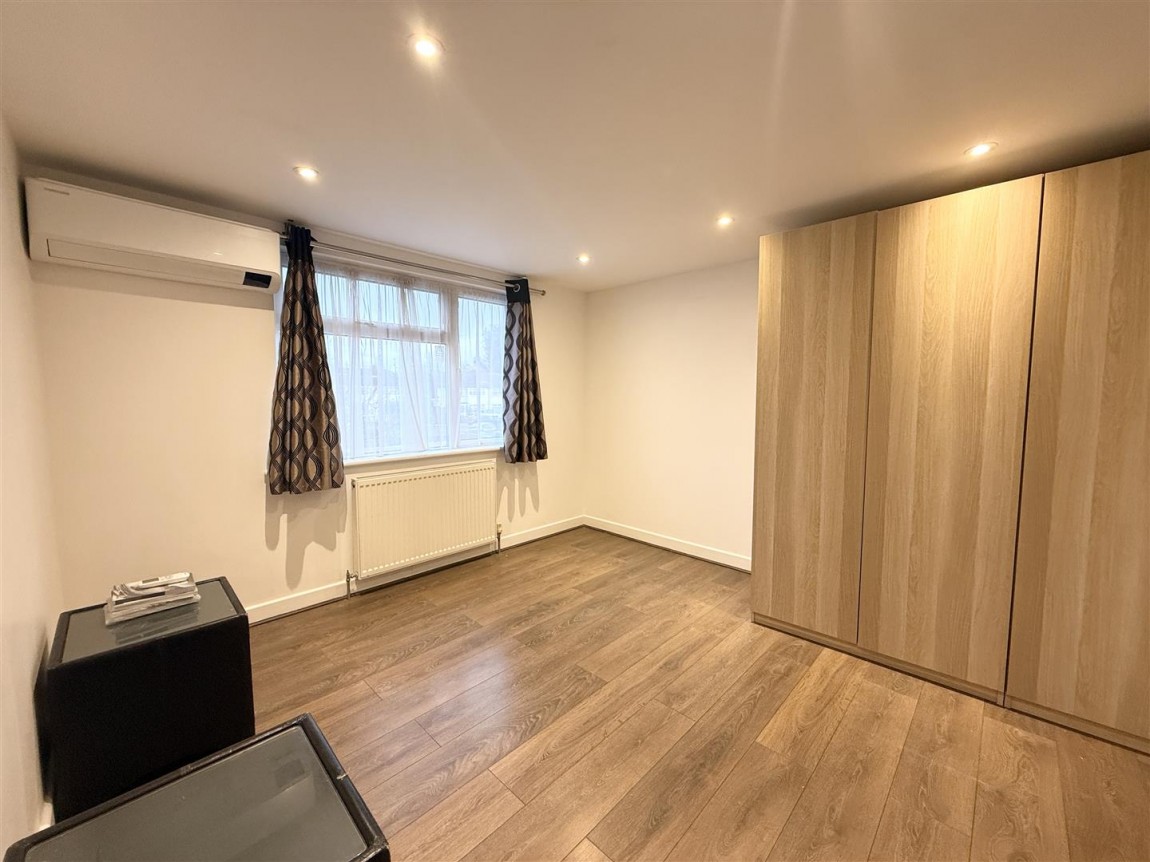 Images for Warren Close, London