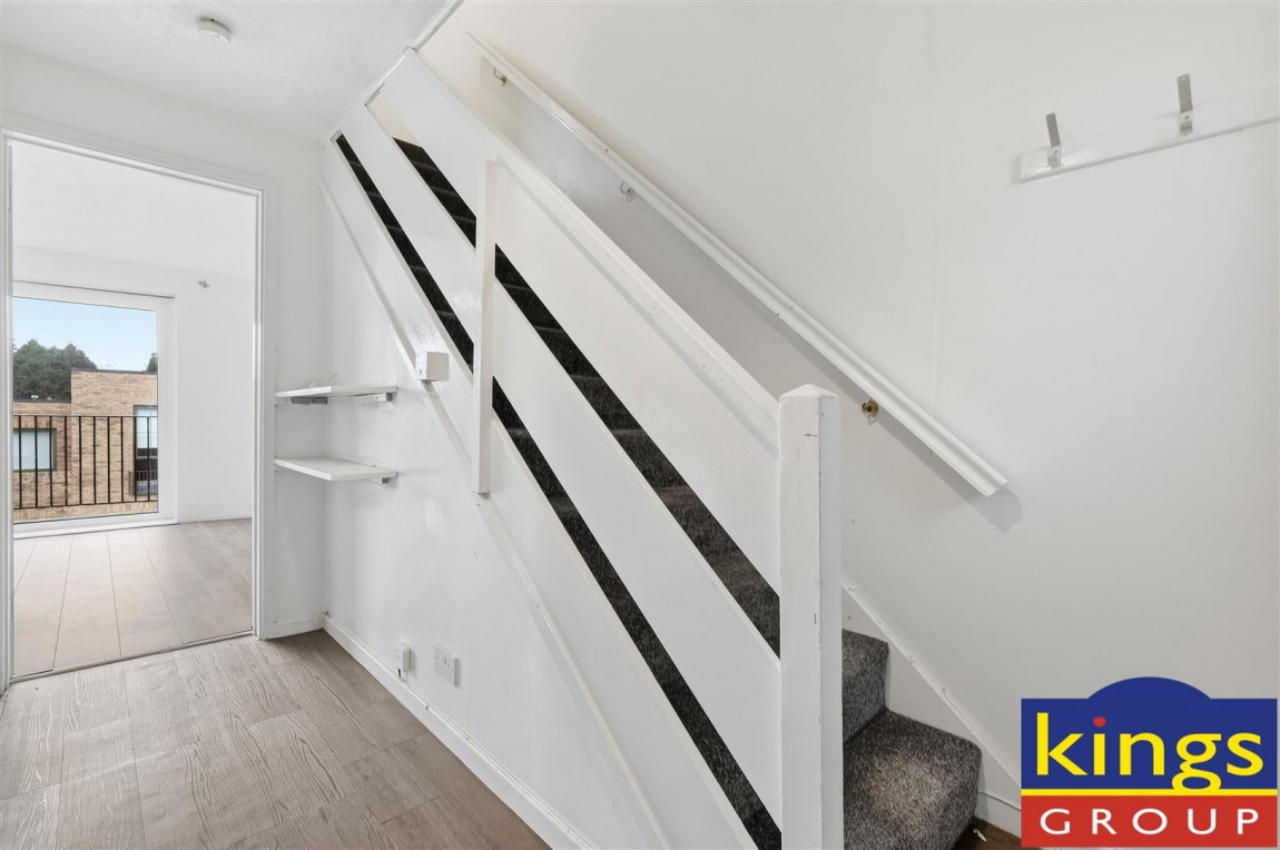 Images for West Close, Edmonton, N9