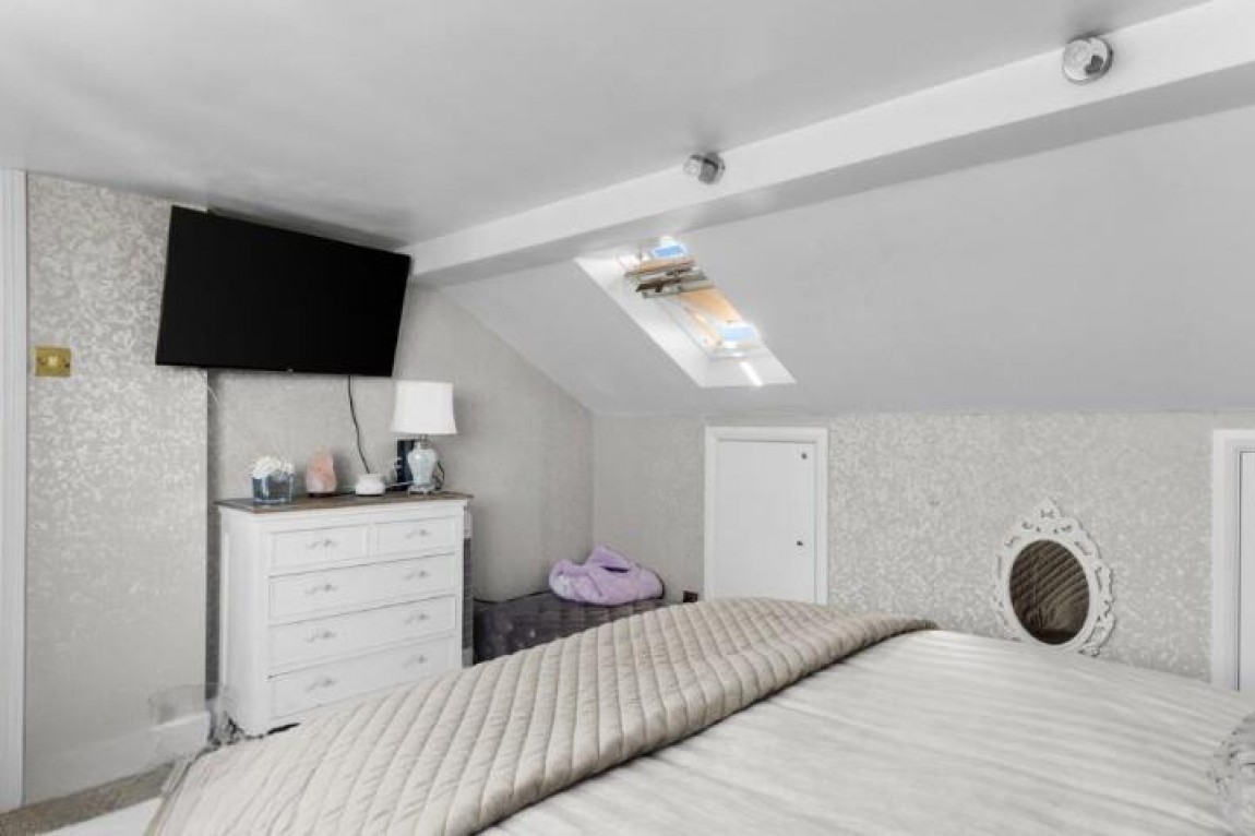 Images for Pinnacles, Waltham Abbey