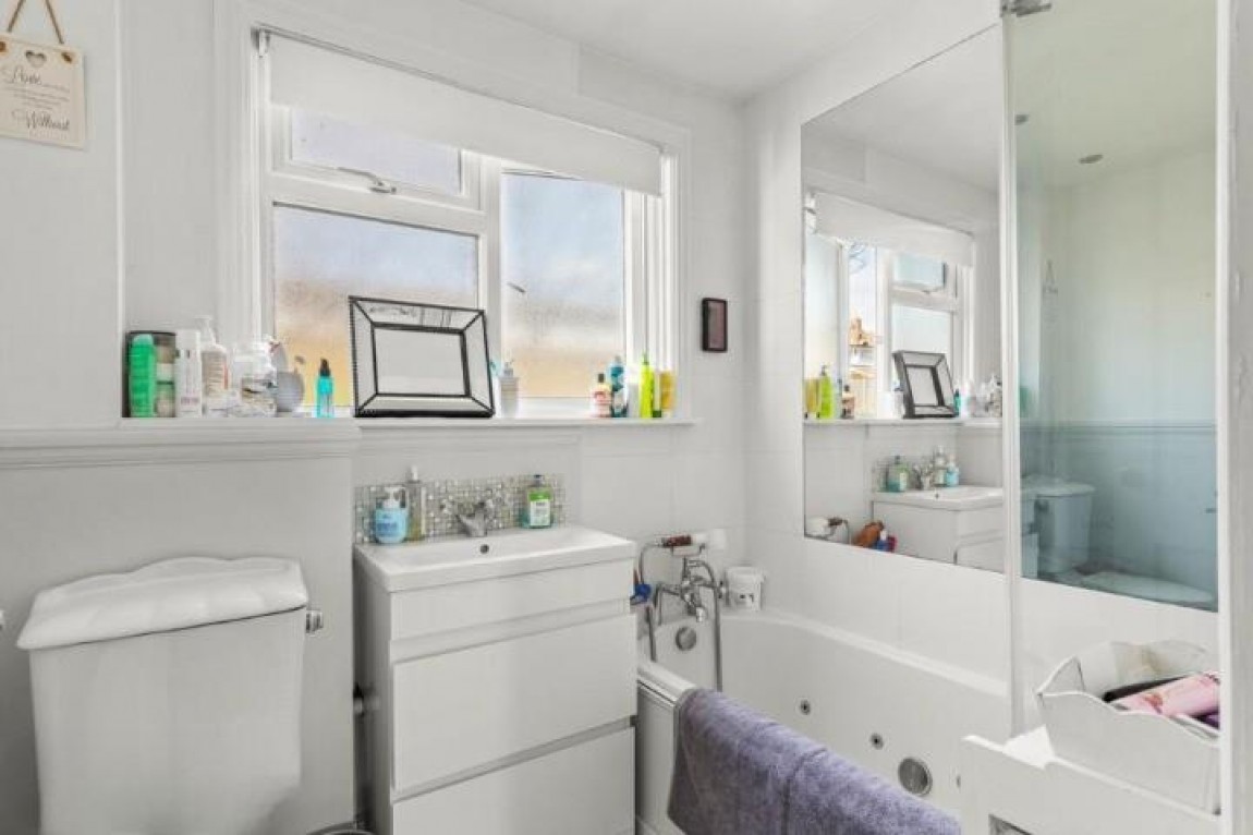 Images for Pinnacles, Waltham Abbey