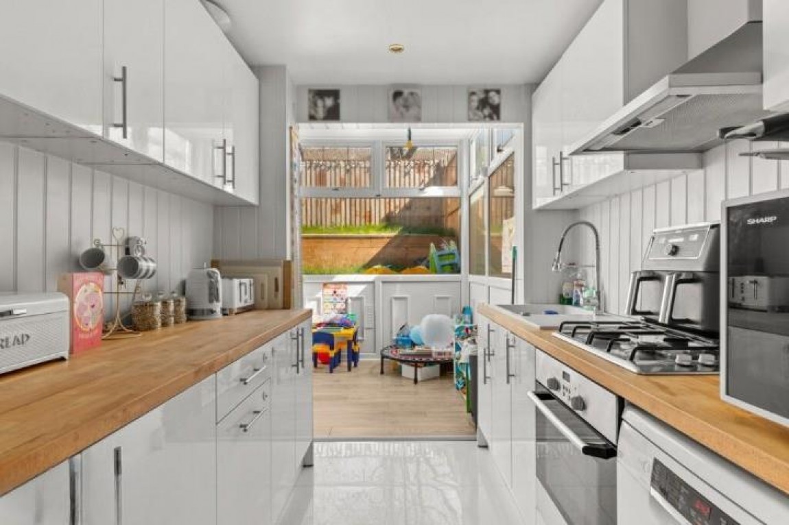 Images for Pinnacles, Waltham Abbey