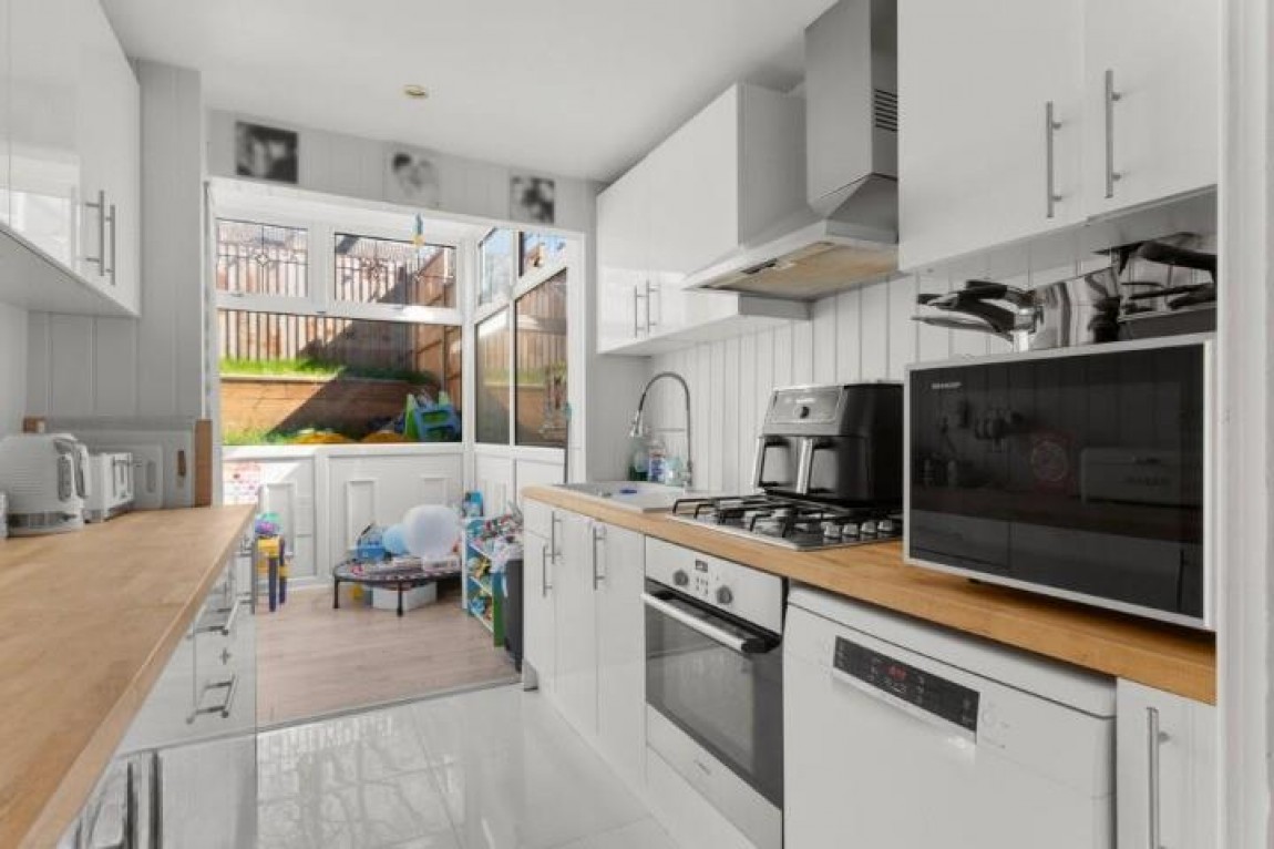 Images for Pinnacles, Waltham Abbey