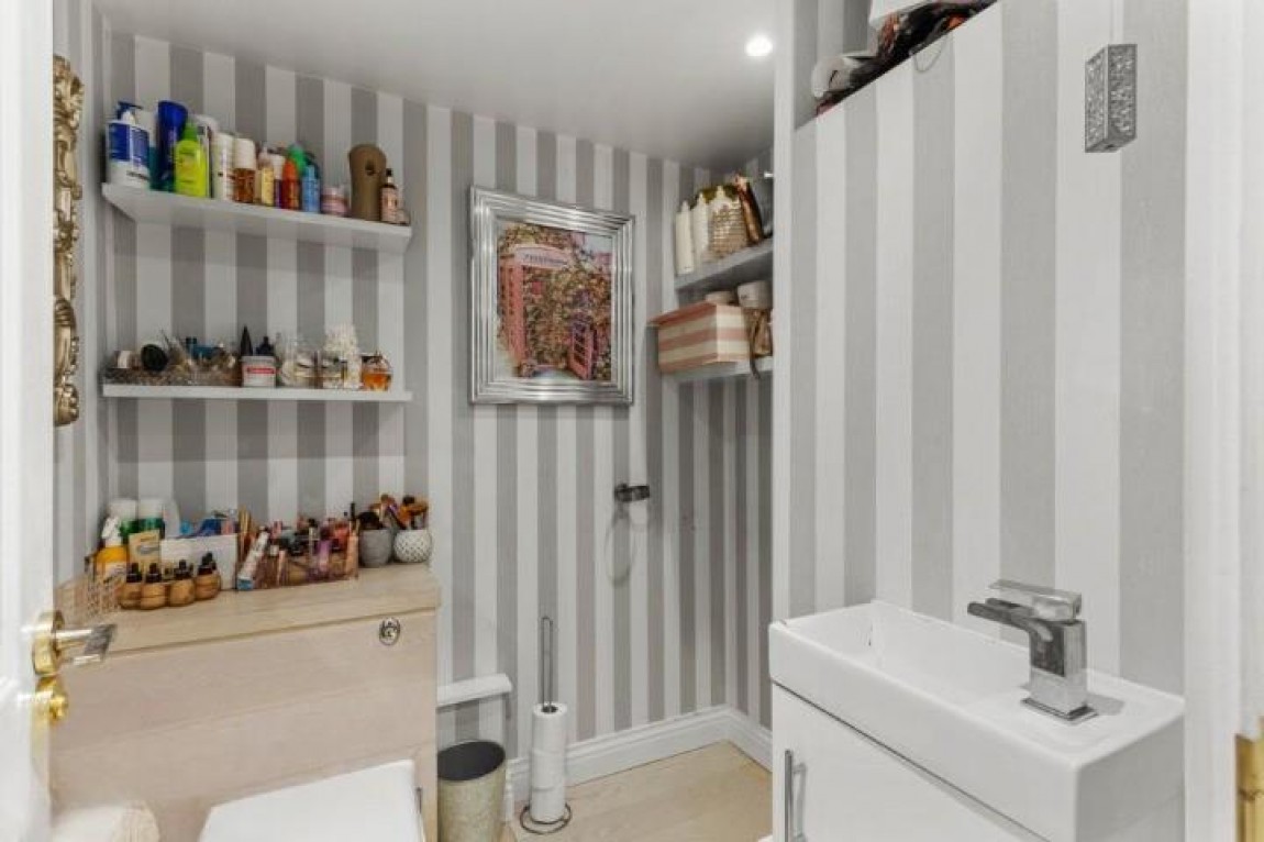 Images for Pinnacles, Waltham Abbey