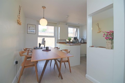 Grayling Square, London - EAID:KingsGroupApi2020, BID:30208-12