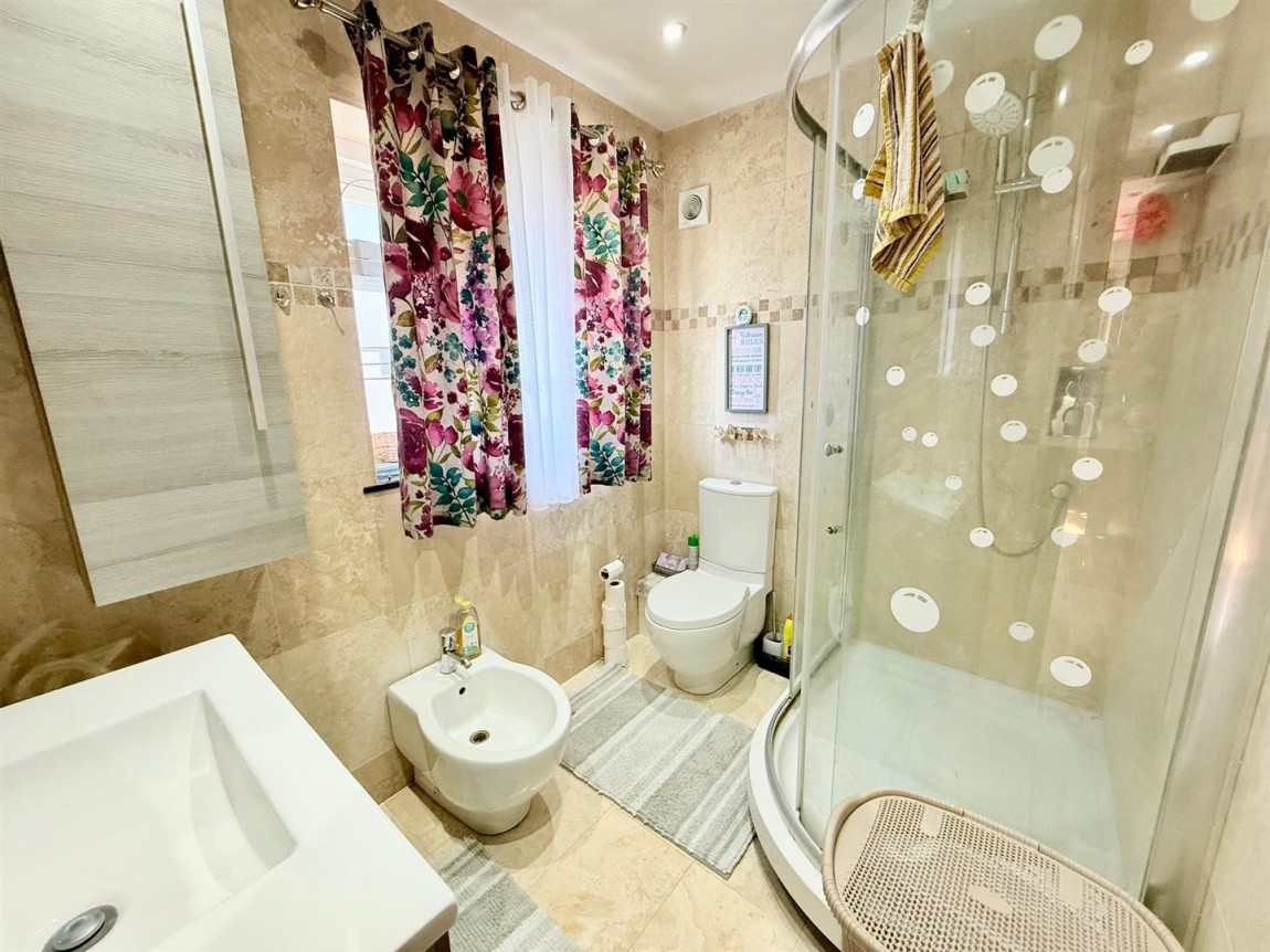 Images for Ropers Avenue, London