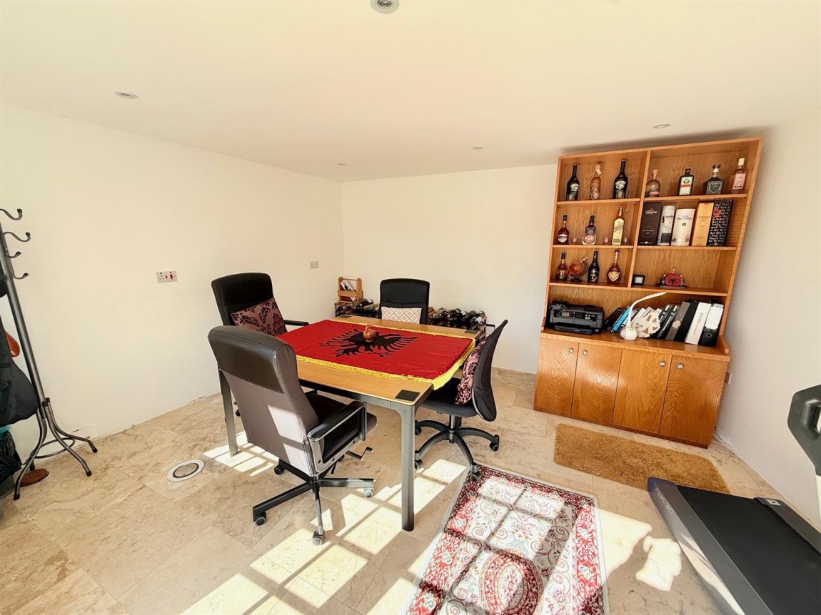 Images for Ropers Avenue, London