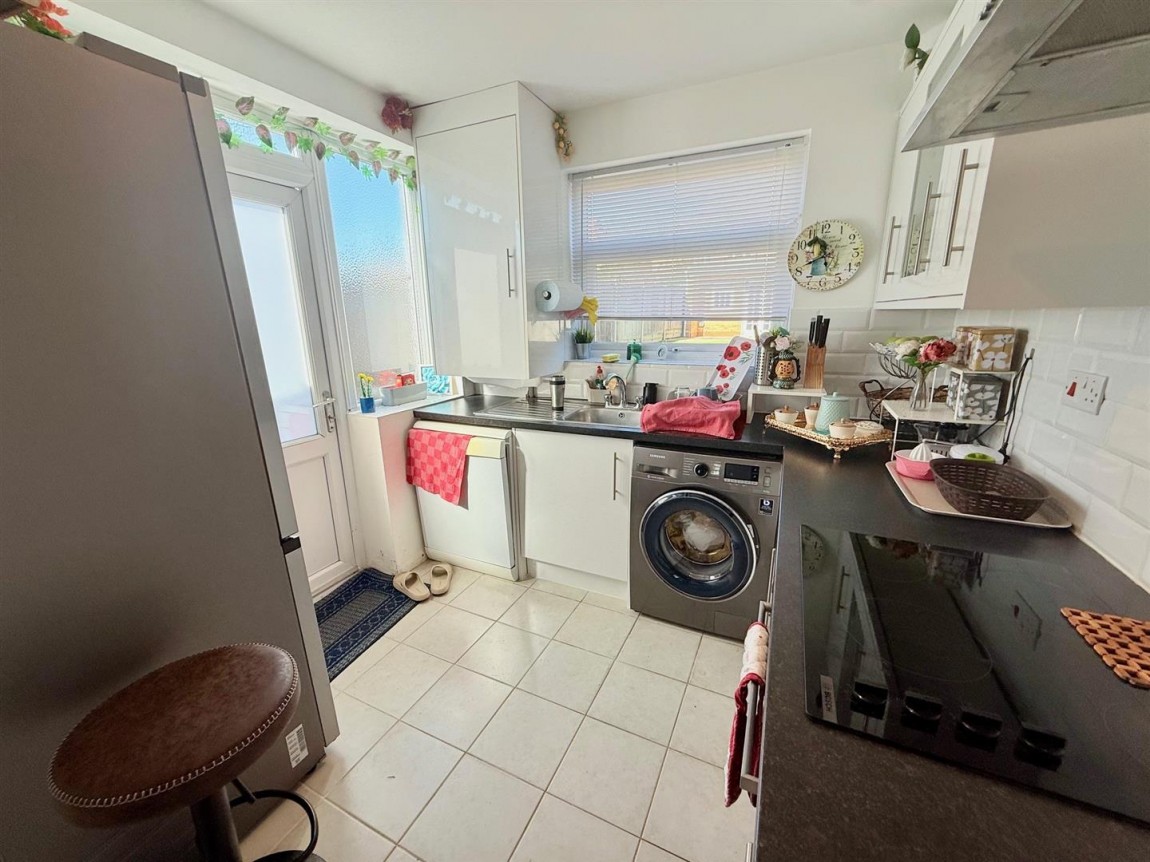 Images for Ropers Avenue, London