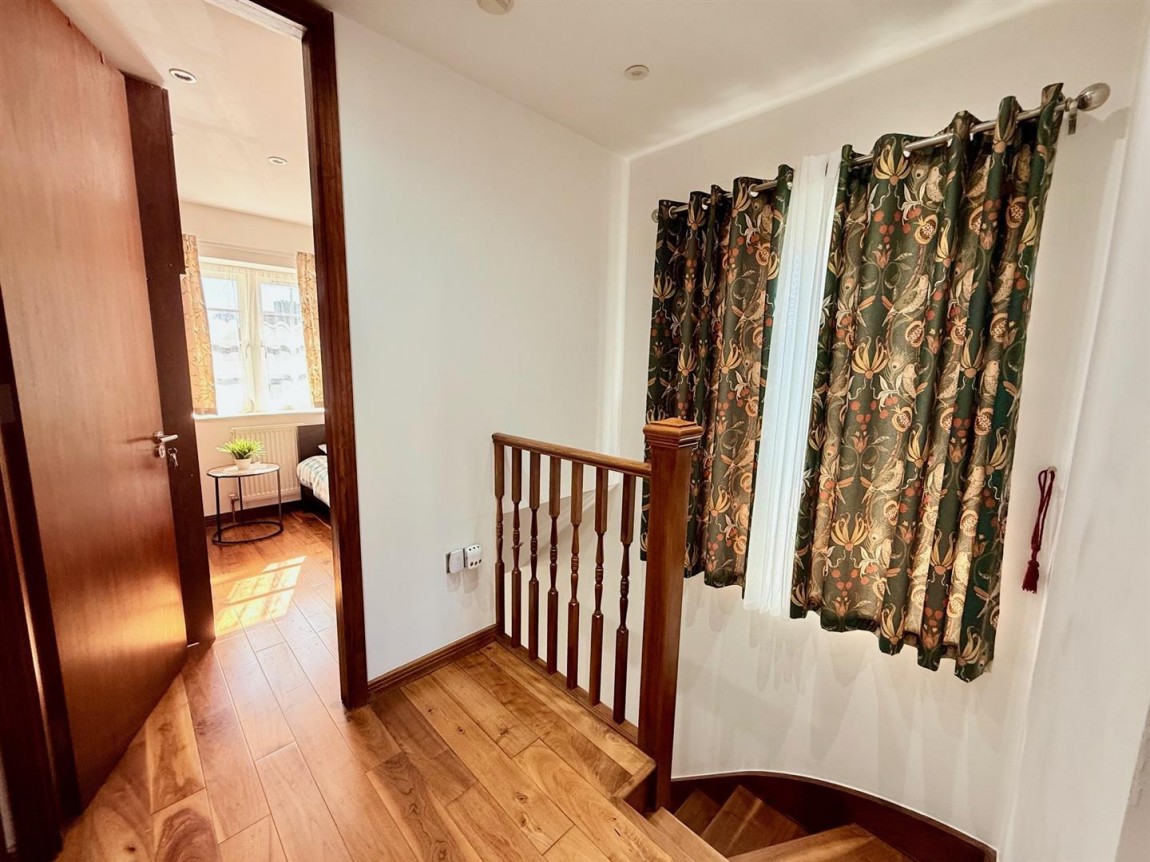 Images for Ropers Avenue, London