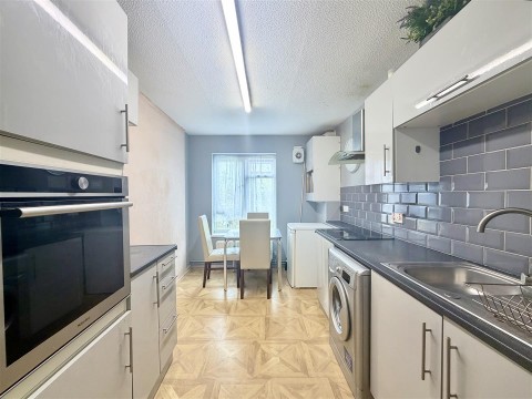 Taylifers, Harlow - EAID:KingsGroupApi2020, BID:90992-1956