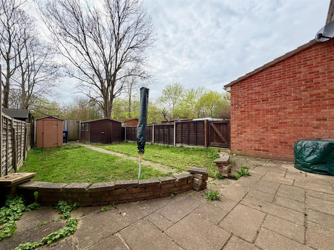 Images for Roundhills, Waltham Abbey