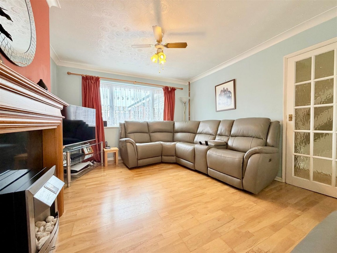 Images for Roundhills, Waltham Abbey