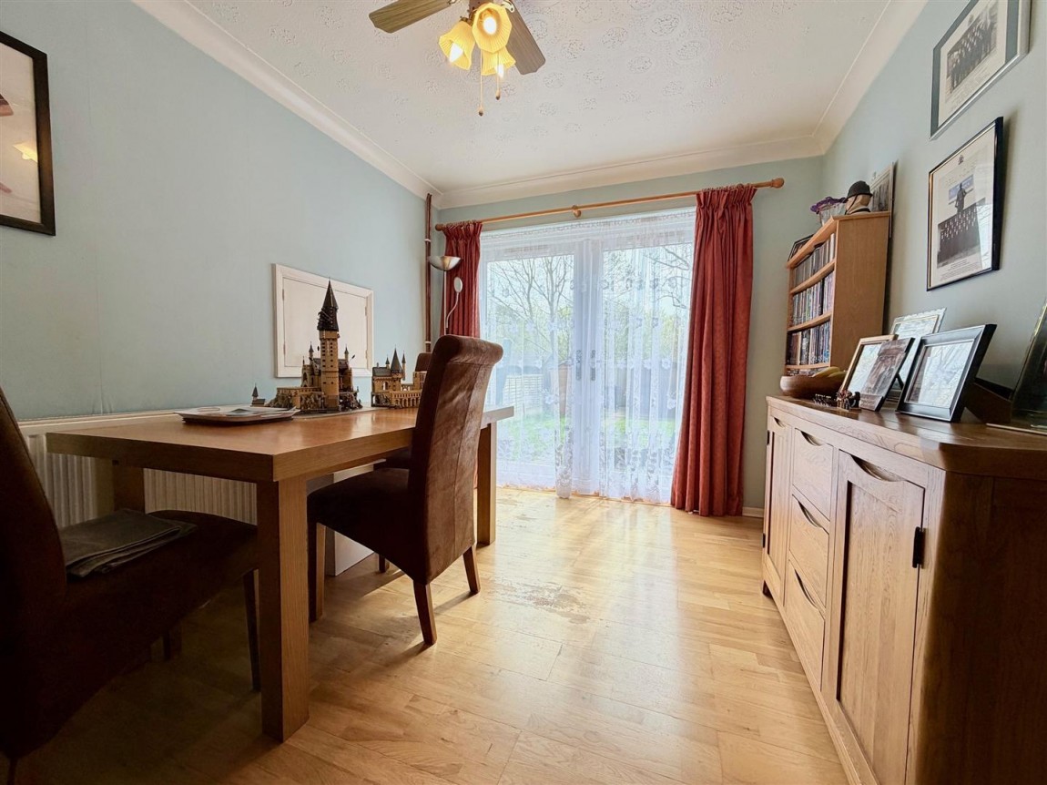 Images for Roundhills, Waltham Abbey