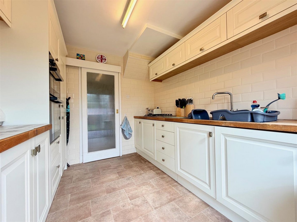 Images for Roundhills, Waltham Abbey