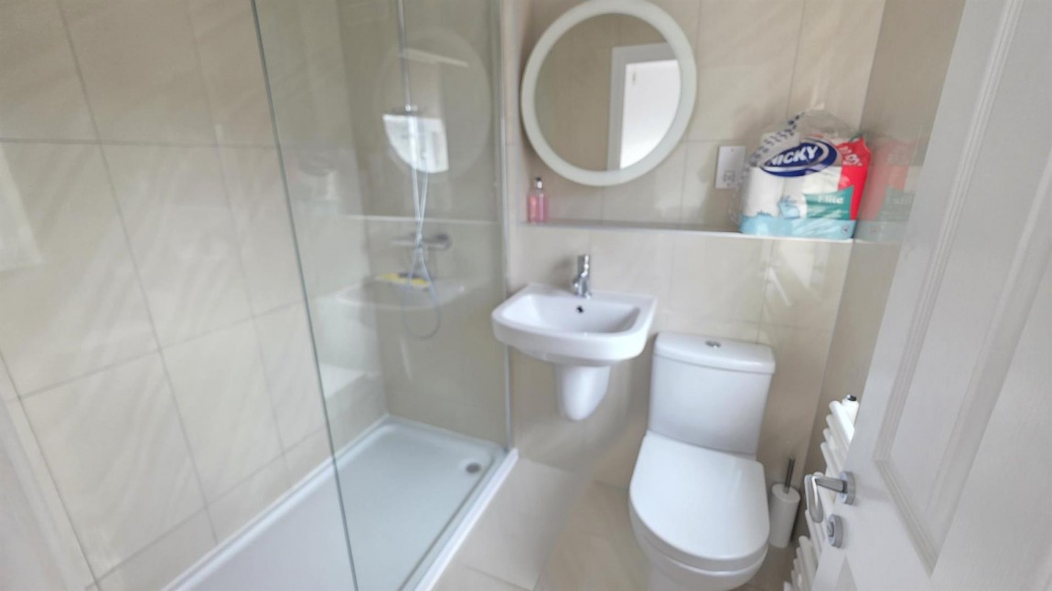 Images for The Cobbins, Waltham Abbey