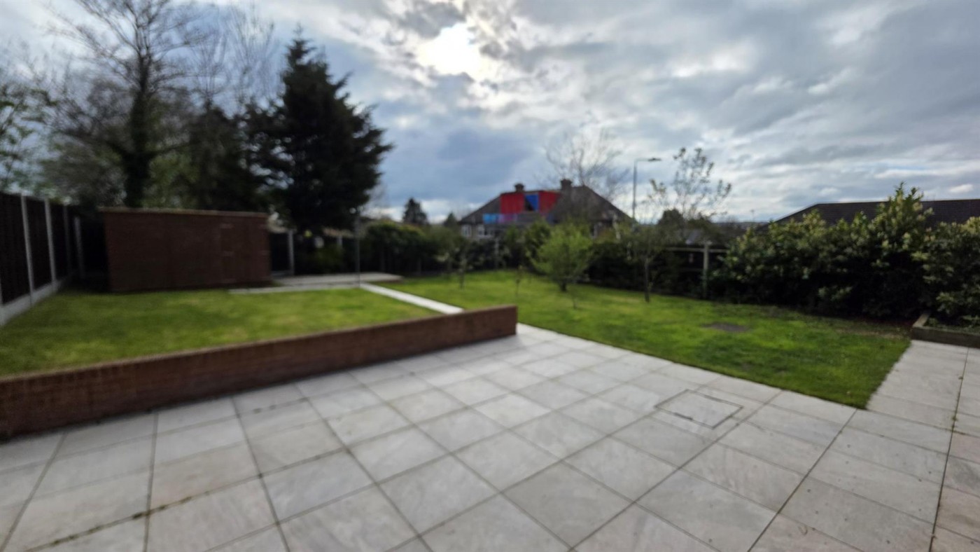 Images for The Cobbins, Waltham Abbey