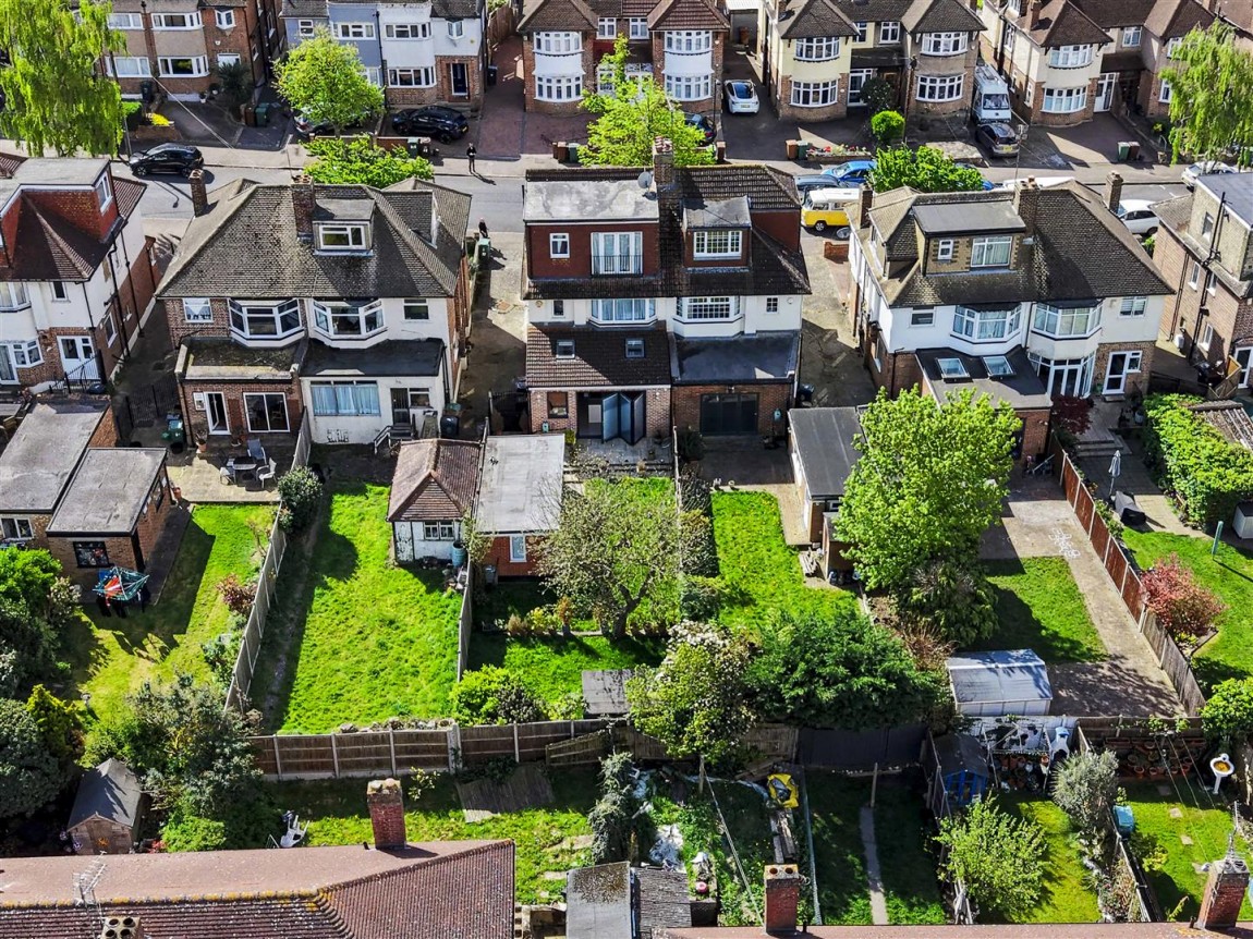 Images for Hawkwood Crescent, Chingford