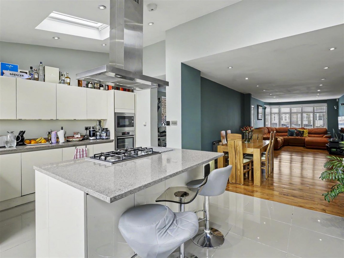 Images for Hawkwood Crescent, Chingford