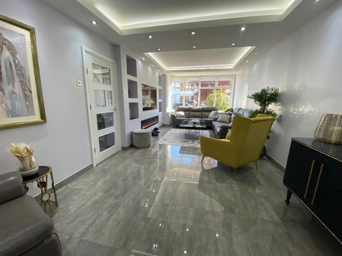 Images for Normanshire Drive, London