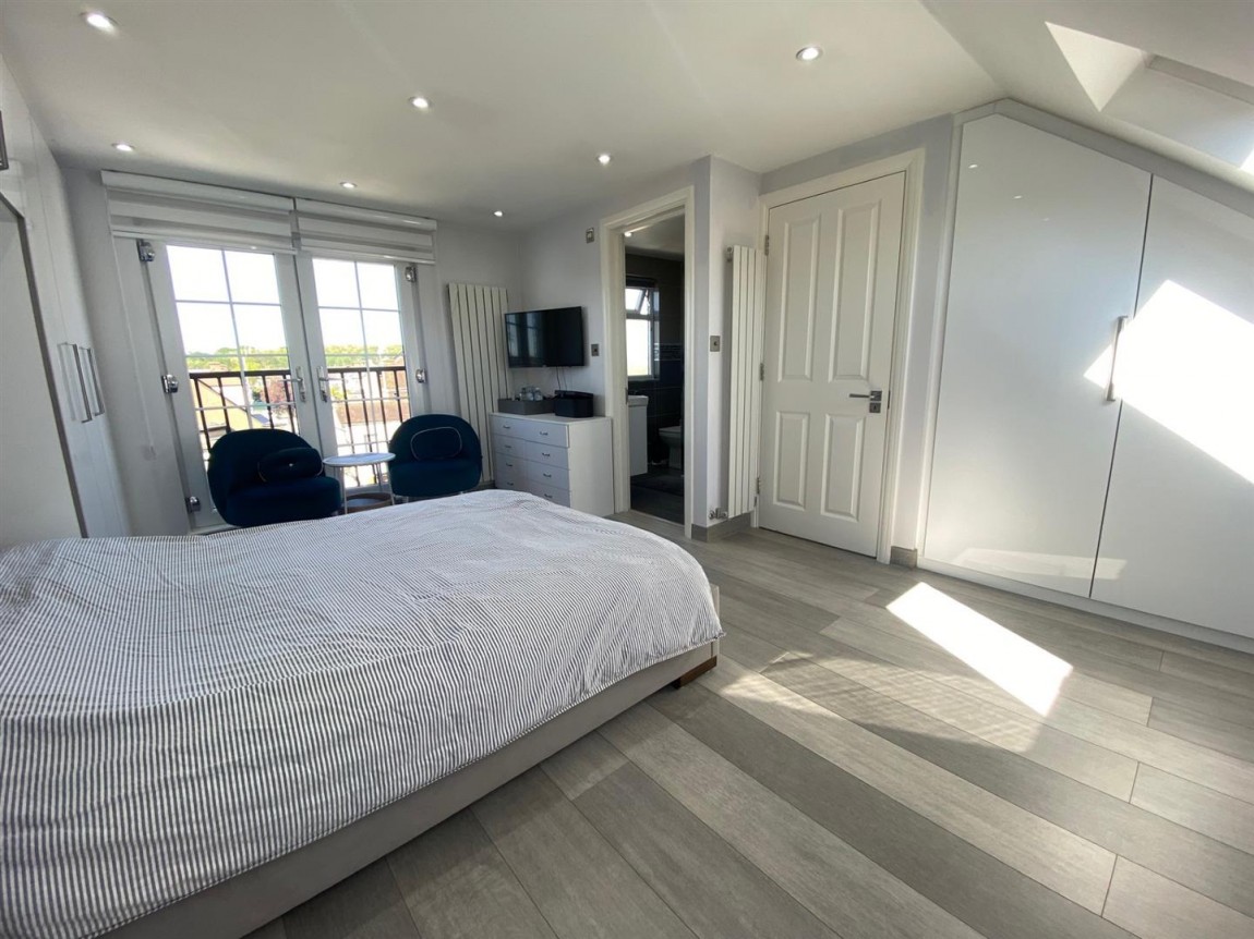 Images for Normanshire Drive, London