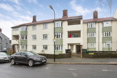 Brookfield Avenue, London - EAID:KingsGroupApi2020, BID:90993-1952
