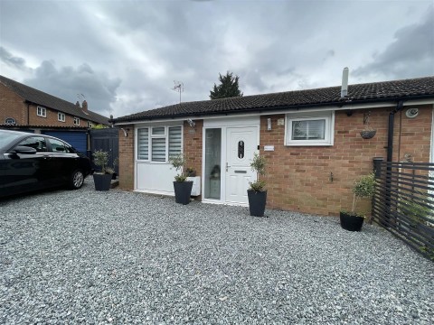 Amesbury, Waltham Abbey - EAID:KingsGroupApi2020, BID:30208-14