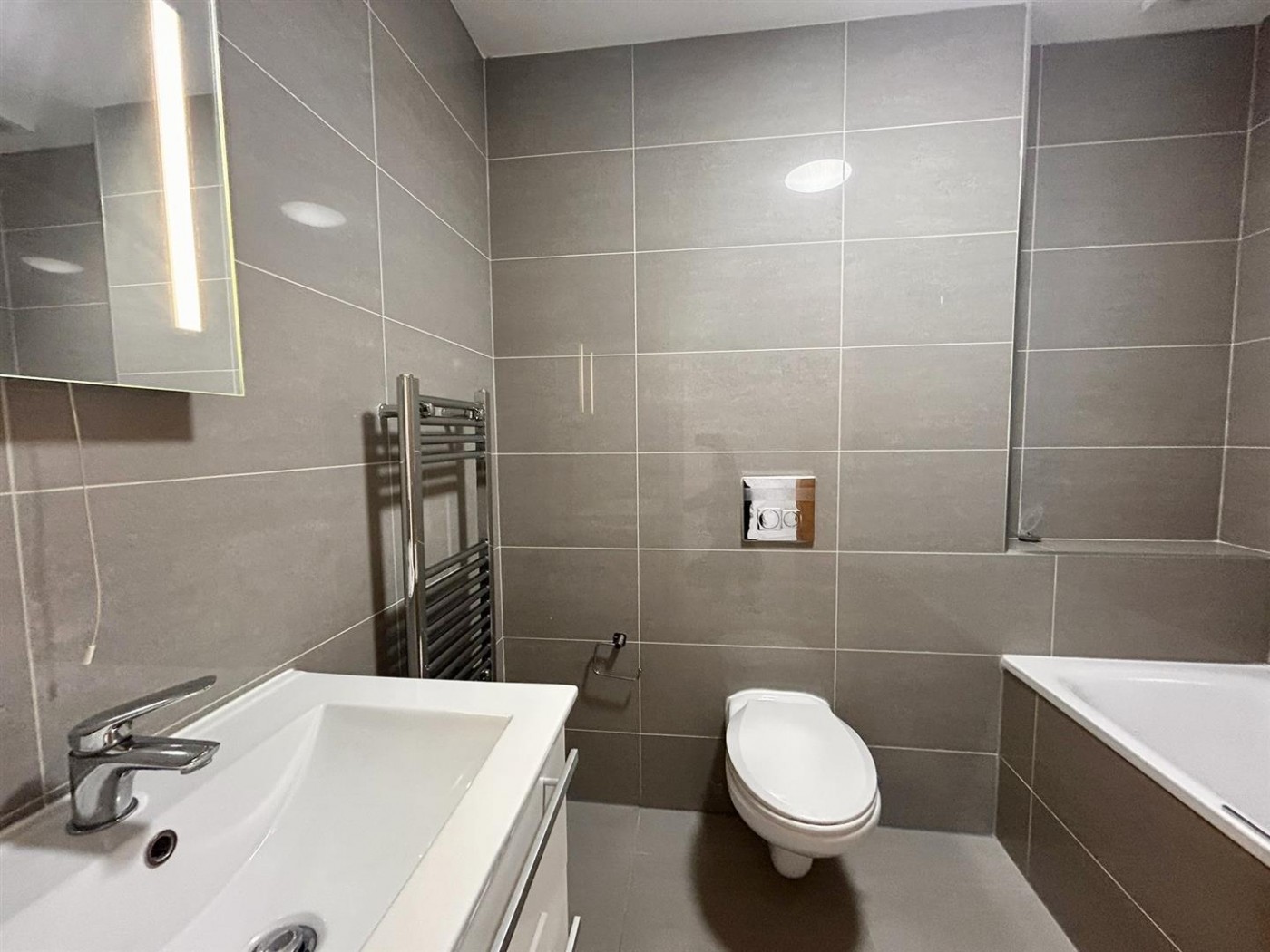 Images for Flat 6, Adams Yard, Maidenhead Street, Hertford
