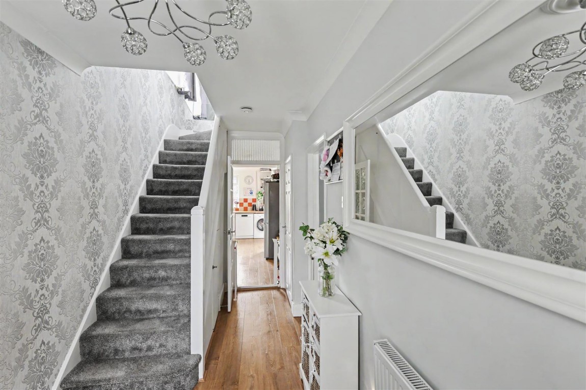 Images for Halfhides, Waltham Abbey