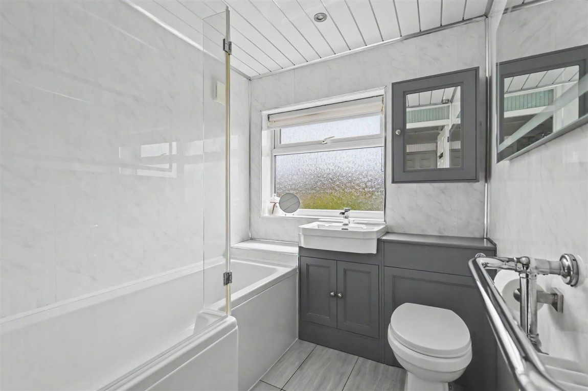 Images for Halfhides, Waltham Abbey