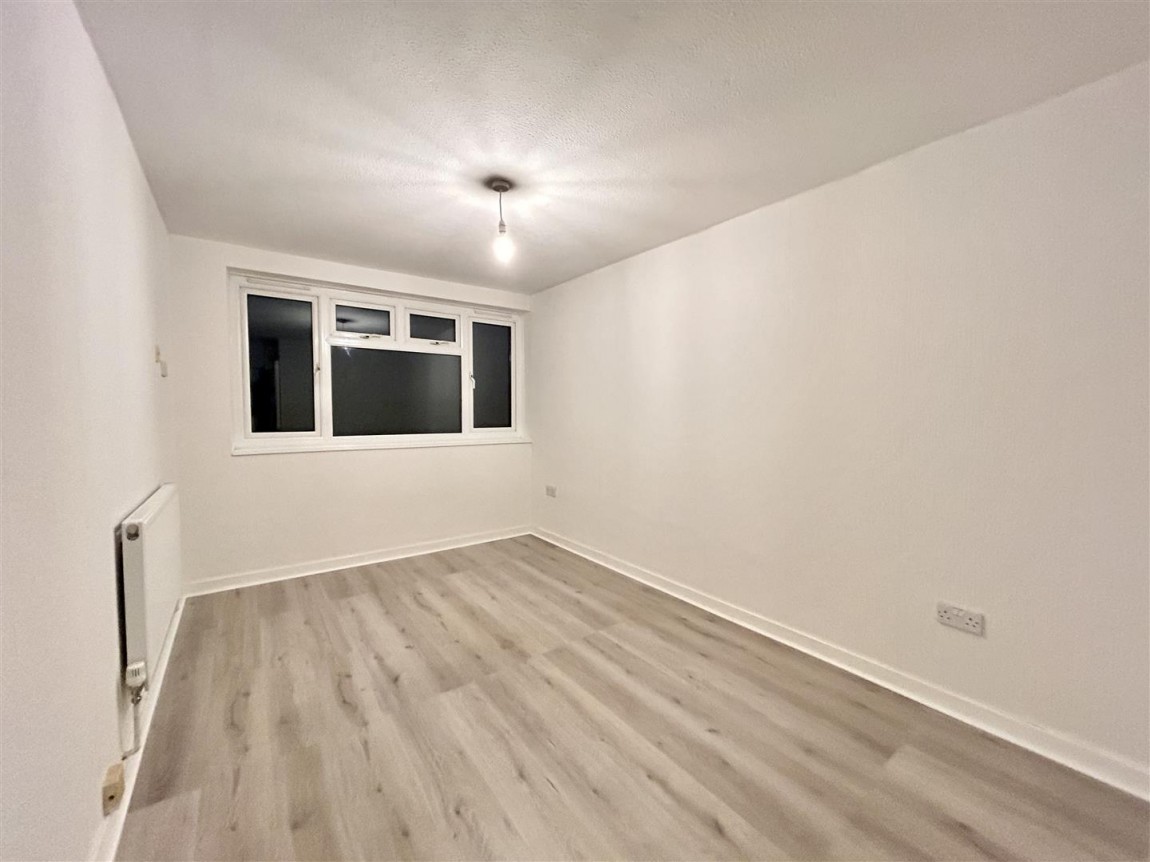 Images for Barn Mead, Harlow