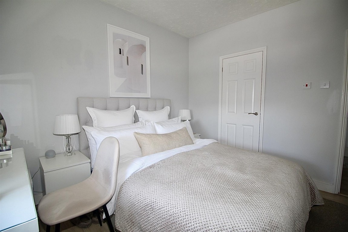 Images for 40 Windmill Hill, Enfield
