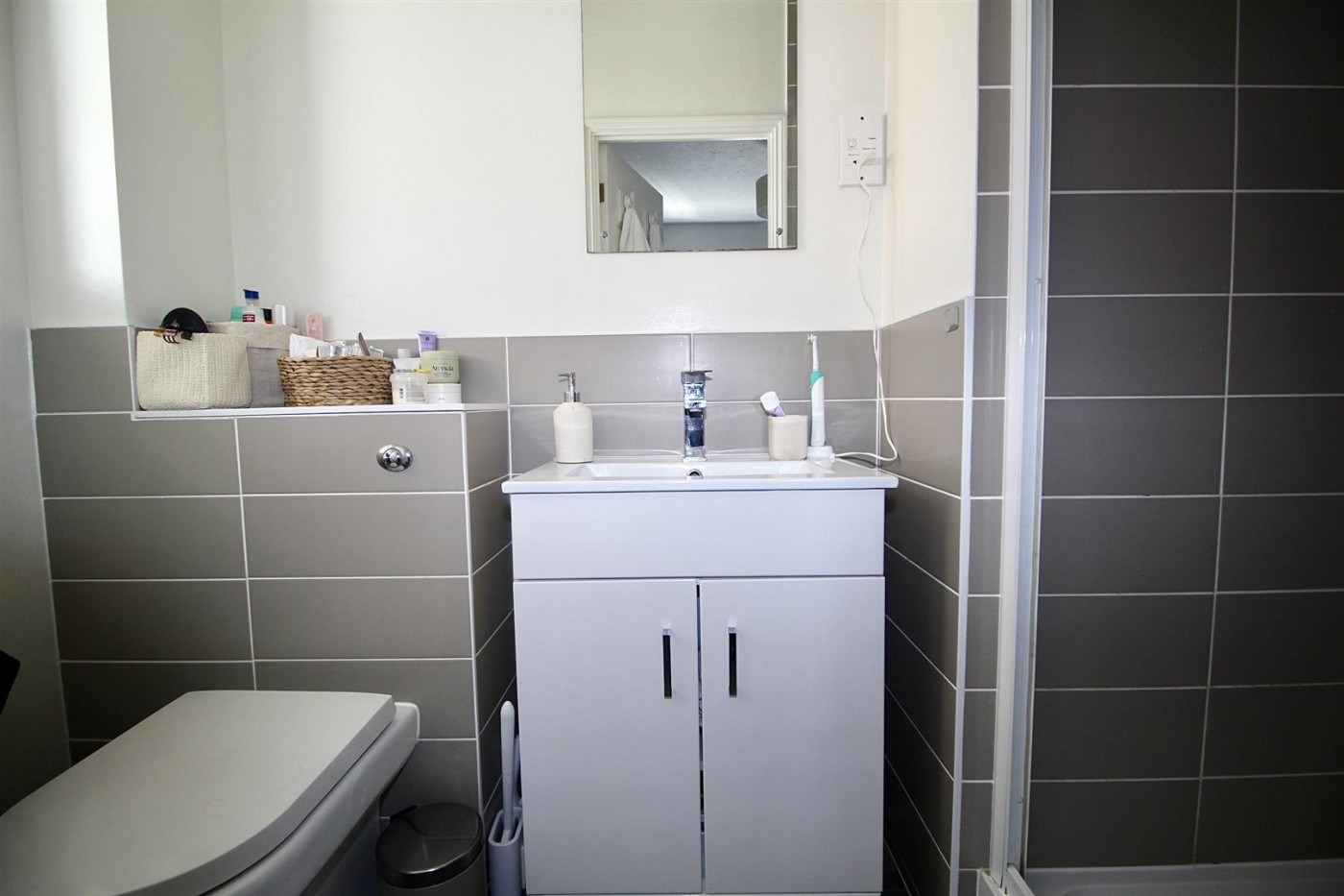 Images for 40 Windmill Hill, Enfield