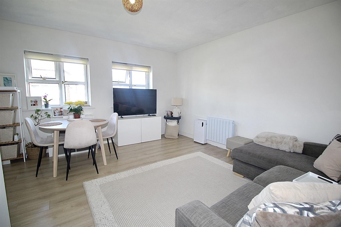 Images for 40 Windmill Hill, Enfield