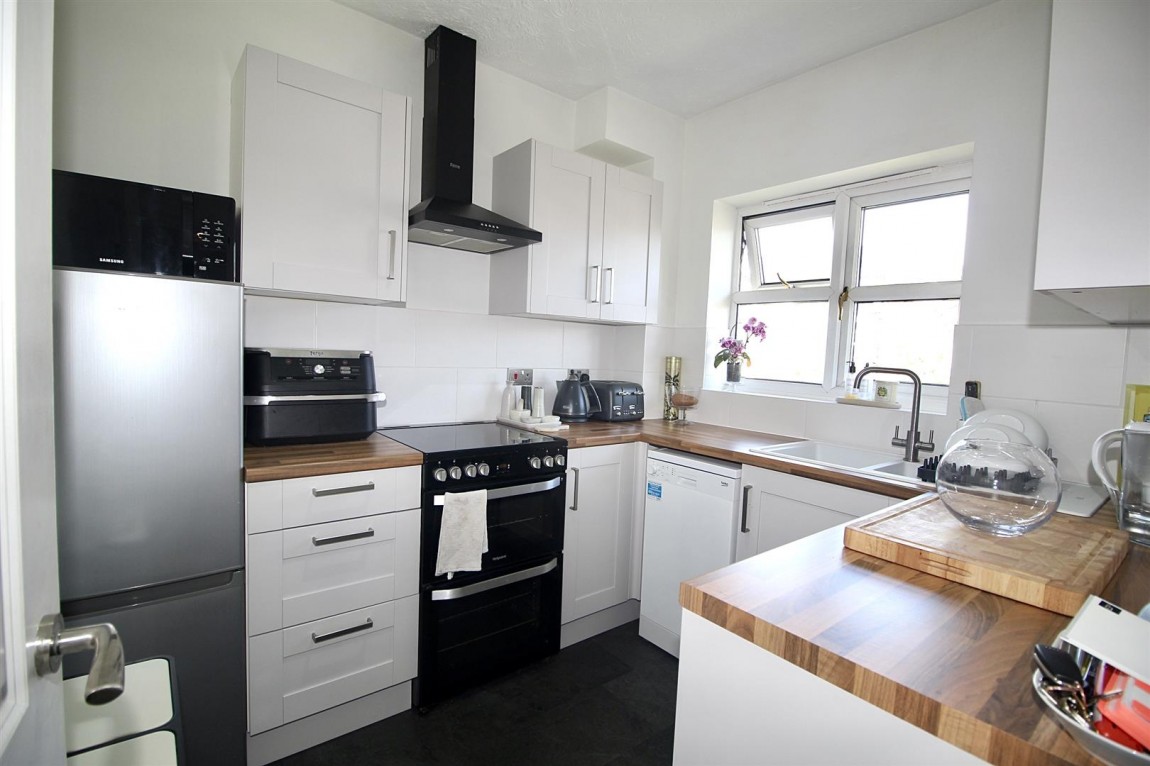 Images for 40 Windmill Hill, Enfield