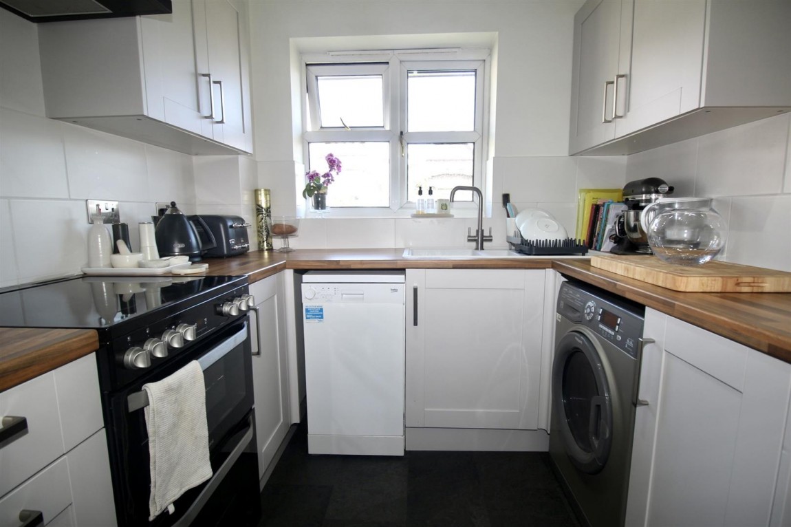 Images for 40 Windmill Hill, Enfield