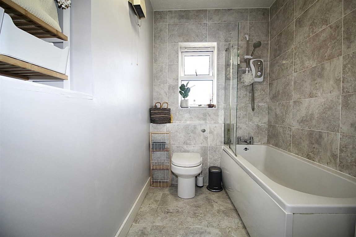 Images for 40 Windmill Hill, Enfield