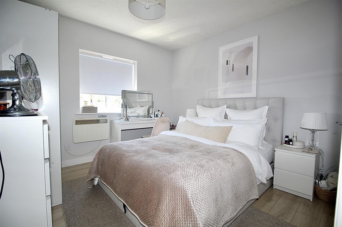 Images for 40 Windmill Hill, Enfield